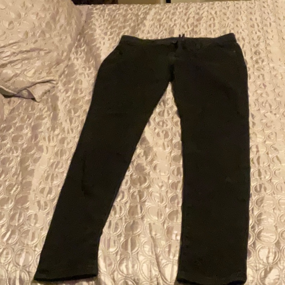 Totally Shaping Skinny Jeans, size 27x32, black